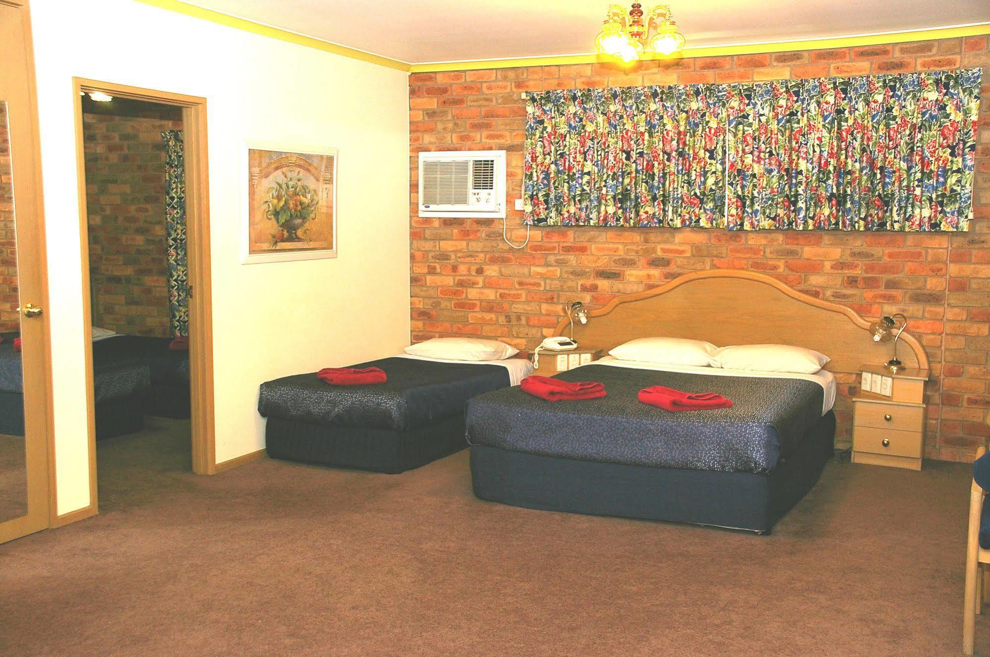 Pines Country Club Motor Inn Shepparton Ngoại thất bức ảnh