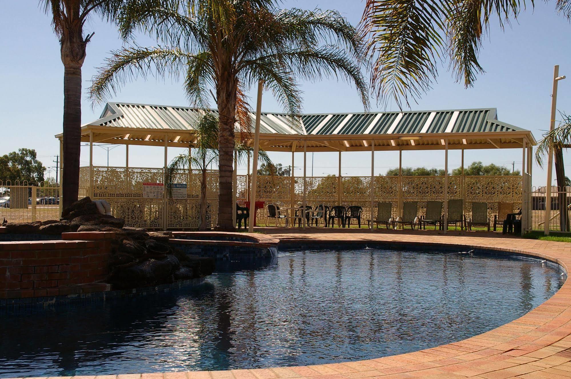 Pines Country Club Motor Inn Shepparton Ngoại thất bức ảnh